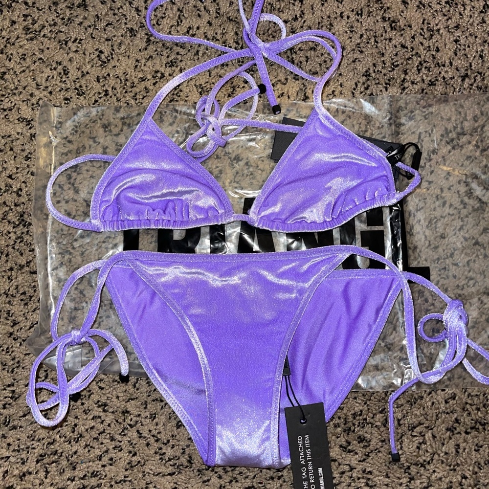 Triangl purple velvet raya